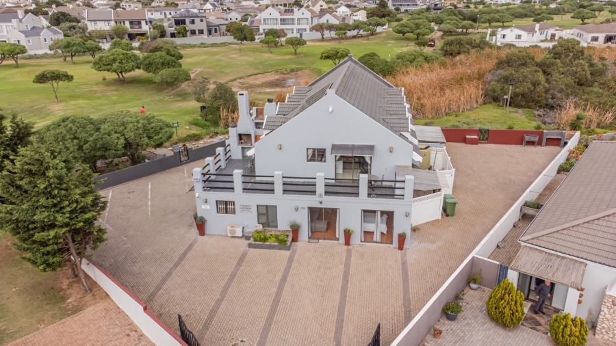 8 Bedroom Property for Sale in Country Club Western Cape